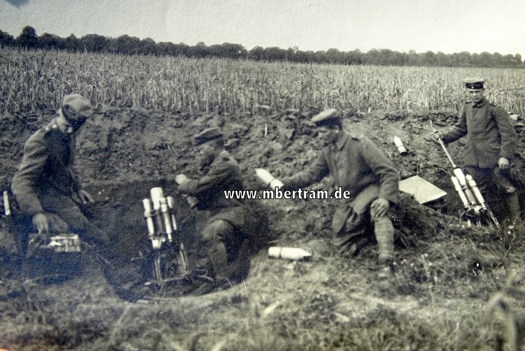 Foto einer leichten Minenwerfer Stellung mit 2 Werfern , 1. Weltkrieg