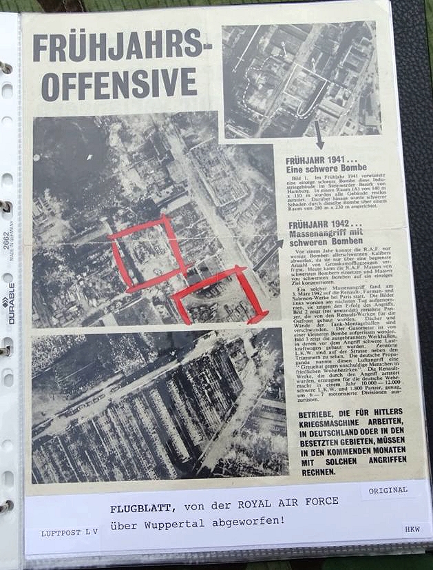Ordner mit Allierten Abwurf Propaganda Flugblättern des 2. Weltkriegs, 17 Original, 10 Kopie