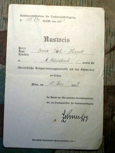 Urkunde Östereichische Kriegserinnerungsmedaille m.Schw.