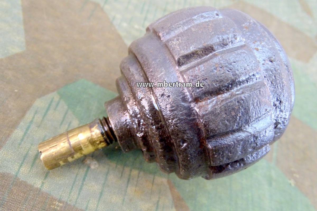 Deutsche Deko Kugel Handgranate M 1915, n.A.  mit Zünder