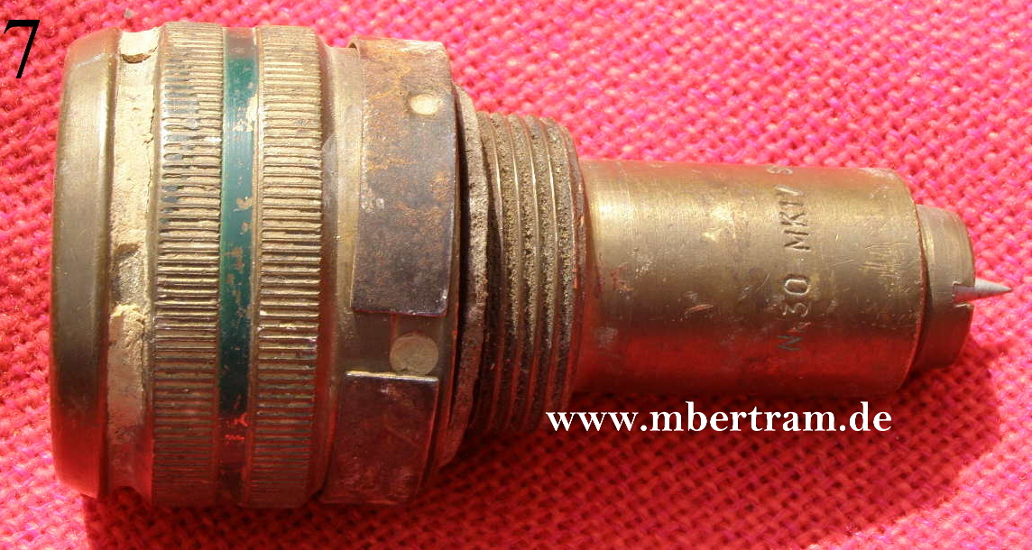 Brit. Bodenaufschlagzünder No. 30, MK 1V, SMP, 8-44.
