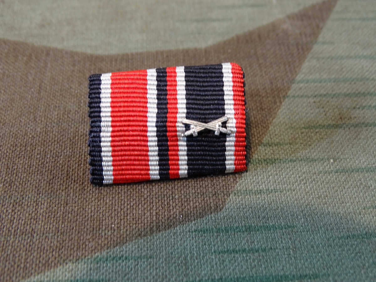 2er Bandspange,  Eisernes Kreuz 2. Klasse 1939,  KvK 1939 mit Schwertauflage