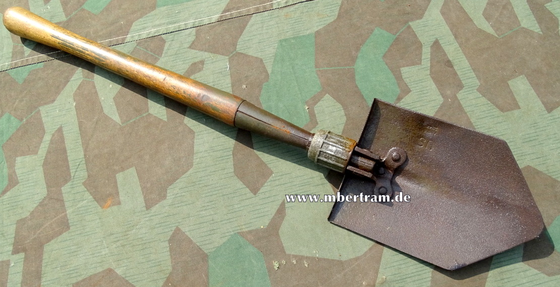 US Klappspaten 2. Weltkrieg, M 43 mit Hersteller: " US, 1944"