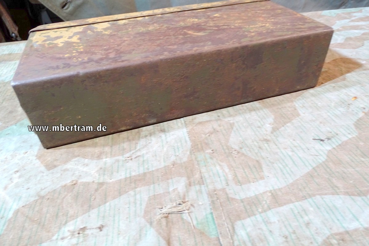 16762-6irp94T1UJKzB9