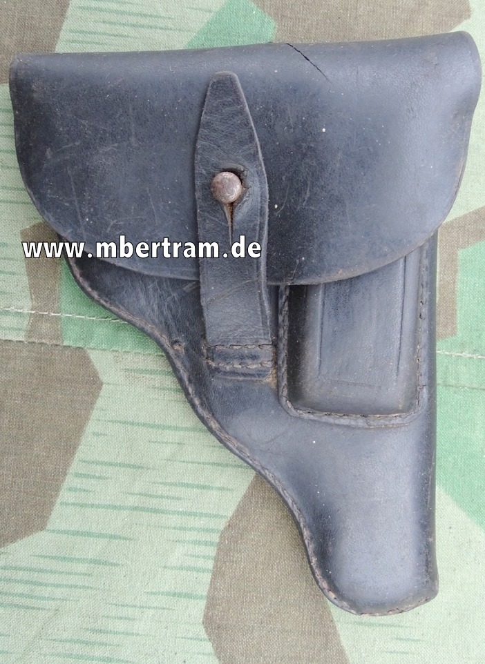 2. Weltkrieg, Universaltasche für 6,35er Pistolen. Eisenschließe