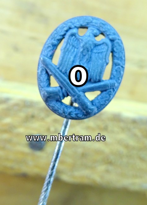 Allgemeines Sturmabzeichen -Miniatur, 9 mm, Zinkfertigung, an langer Nadel