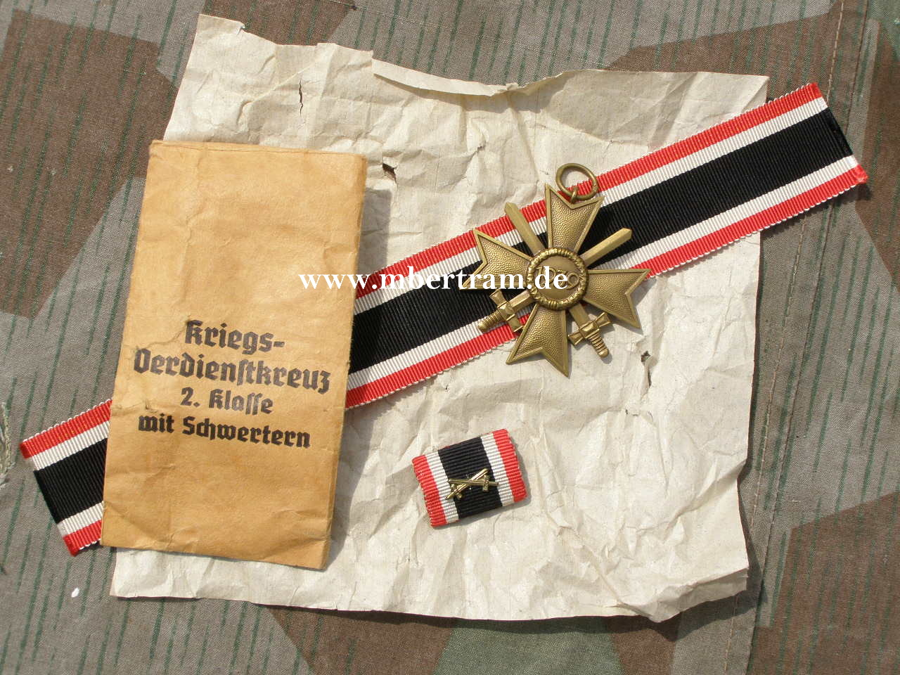 KvK 2. 1939 mit Schwertern., Tüte, Bandspange. Roman Palme Metallwarenfabrik