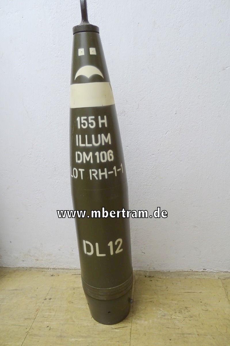 NATO 155 mm Granate, Illuminaten / Schlachtfeldbeleuchtung mit Transporthaken, 30Kg