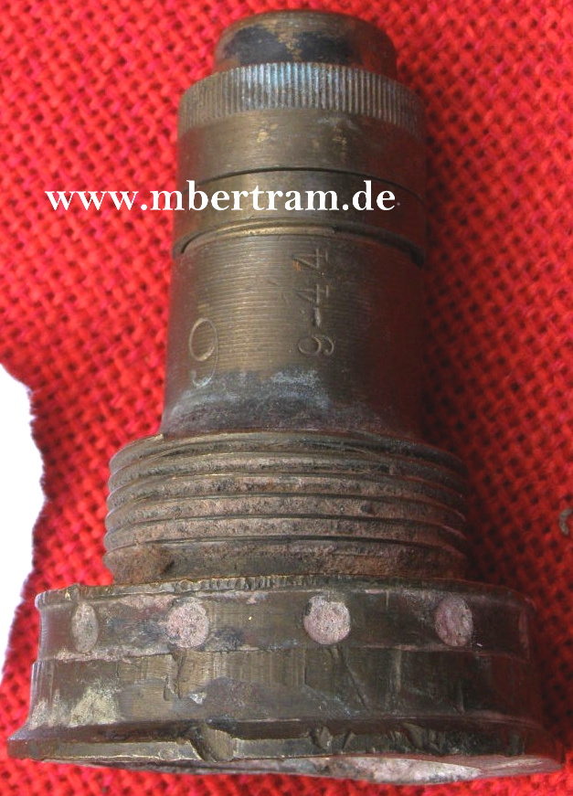 Brit. Zeitzünder No. 37, 37-5, 9-44, 9. Beschädigt, Messing