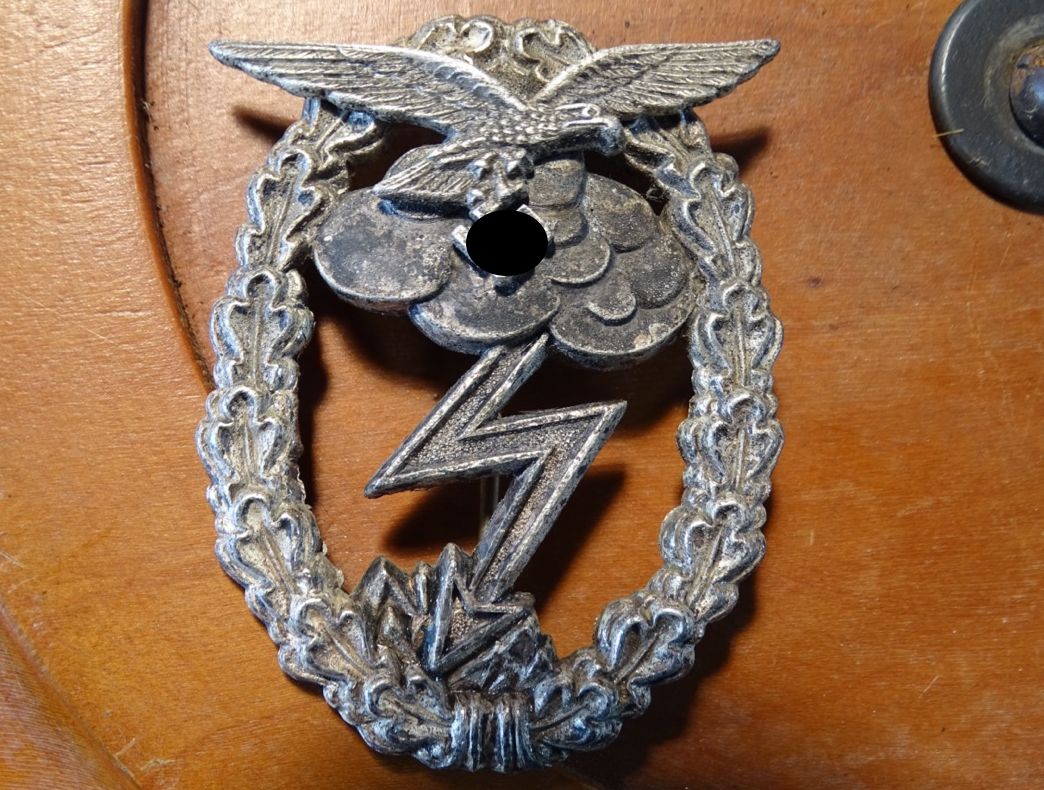 Erdkampfabzeichen der Luftwaffe Herst. GWL