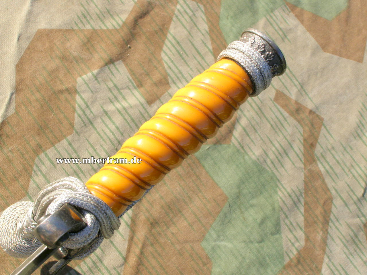 12016-11