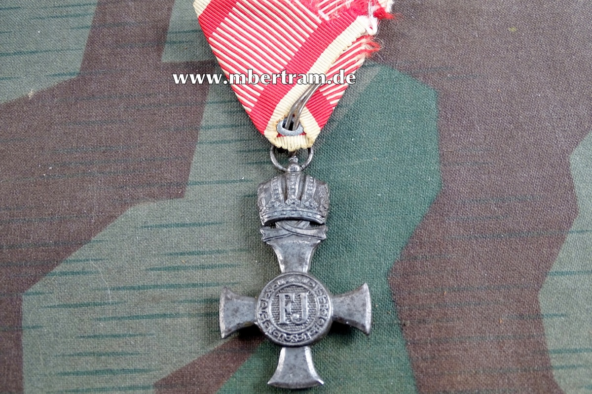 Österreich, 1.WK: Eisernes Verdienstkreuz mit der Krone 1916, mit Band